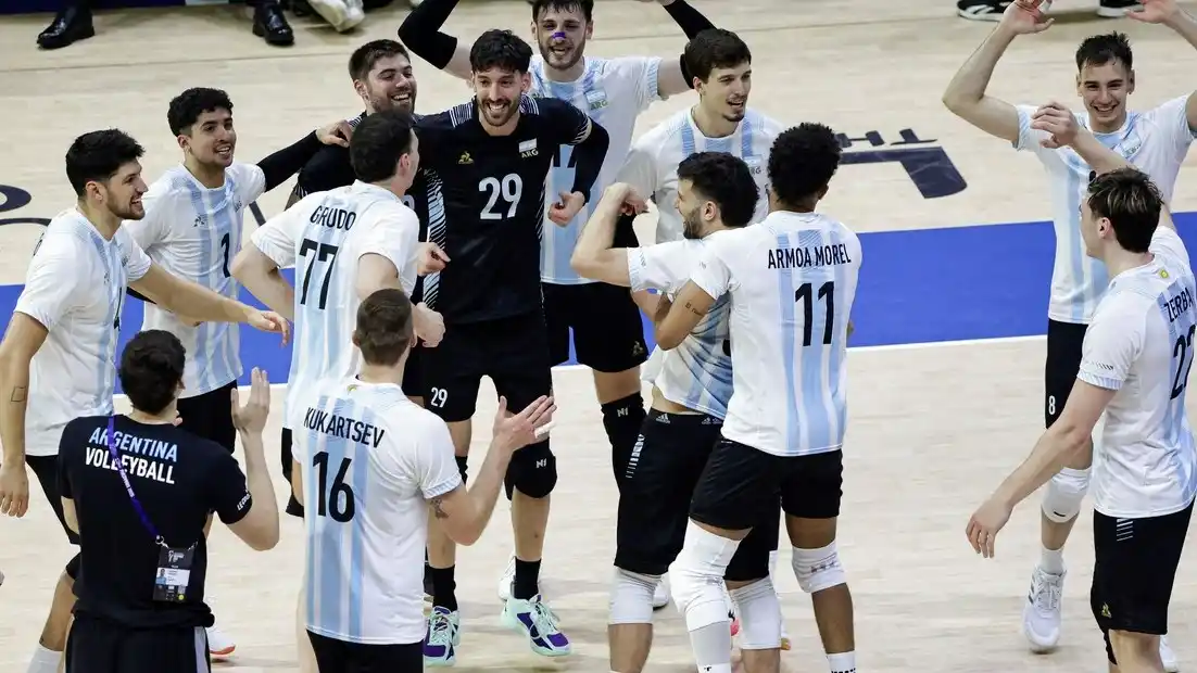 Argentina derrotó a Francia y avanzó a octavos de final del mundial