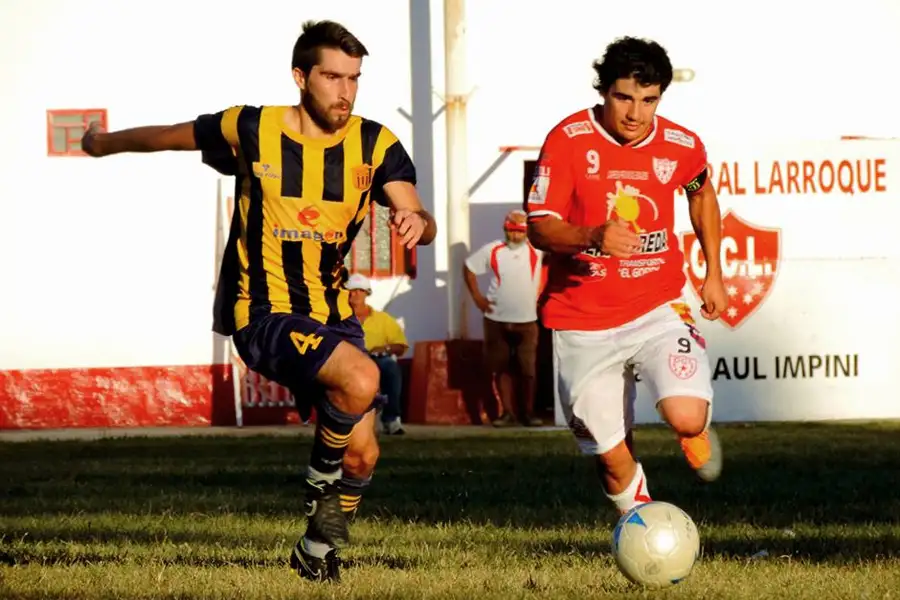 Juventud Urdinarrain y Central Larroque se preparan para el debut en el Federal C