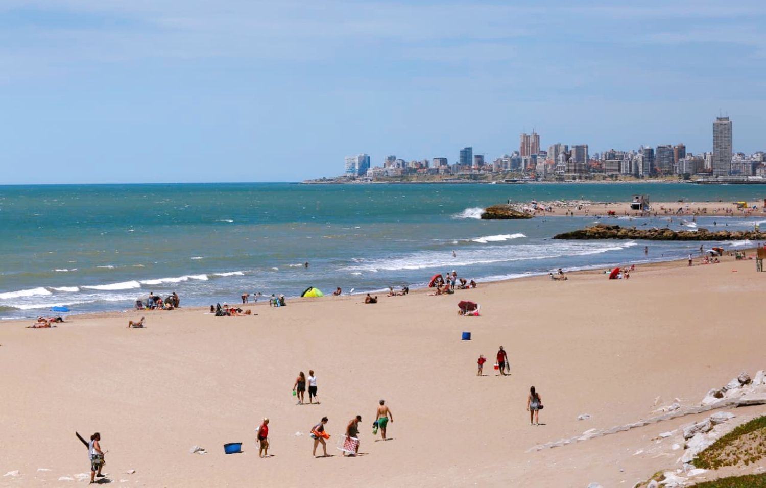 8 millones de turistas se movilizaron desde diciembre en el país: La Costa lidera los destinos elegidos