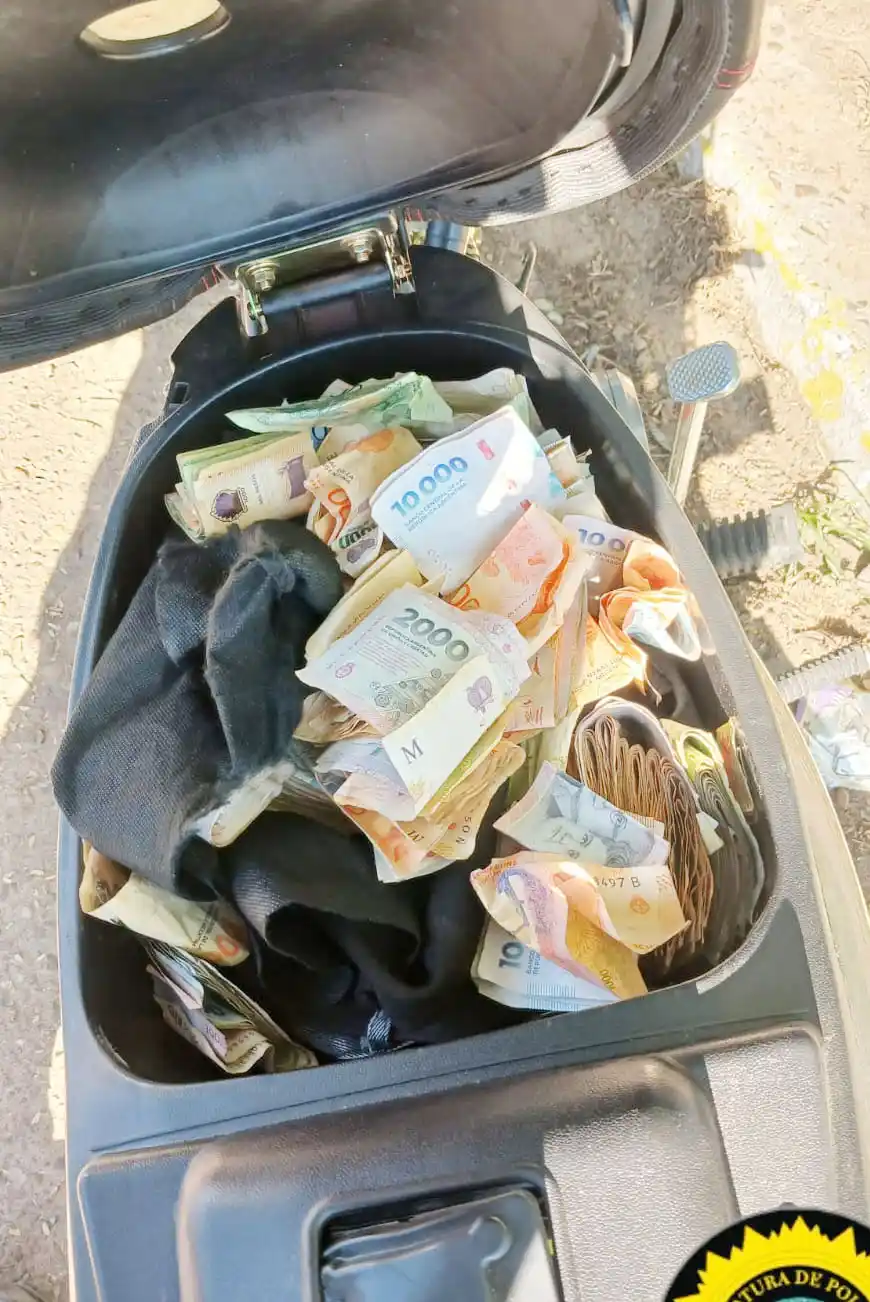 Intentó sobornar a la Policía con dinero en efectivo y terminó detenido