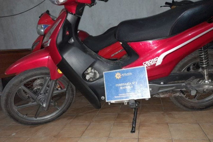 Motochorro capturado: la policía logró atrapar a un masculino responsable de arrebatos en la vía pública