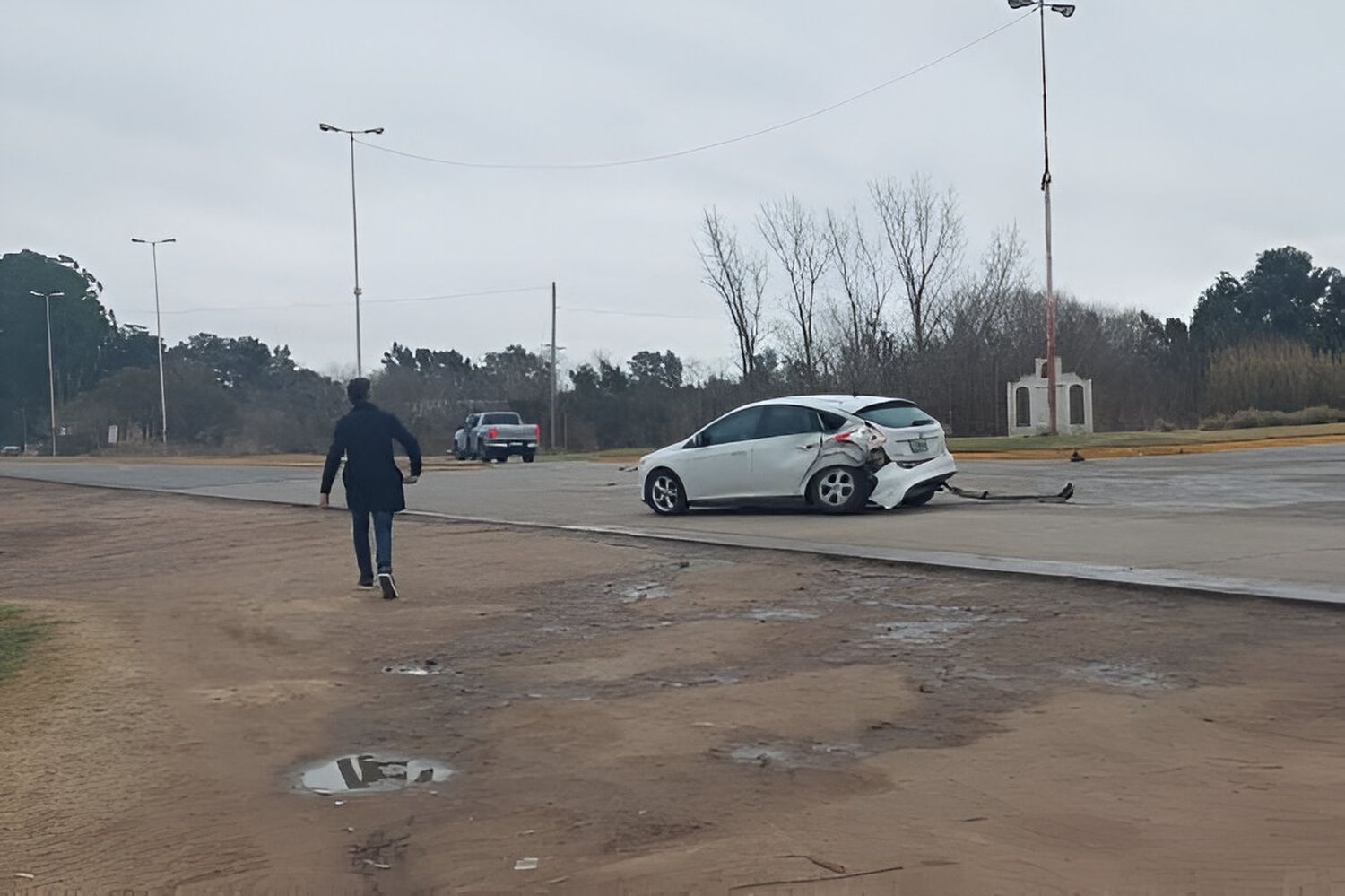 Accidente en ruta 1001 y Crucero General Belgrano: una mujer resultó con fracturas