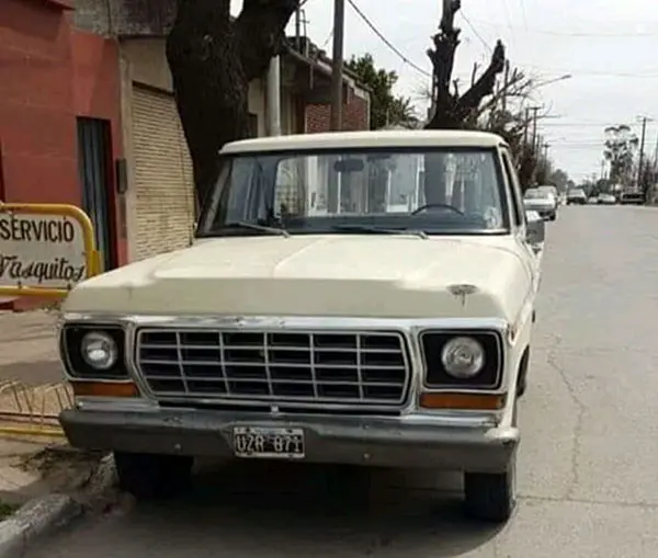 Sustraen una camioneta de un sector de barrio Norte