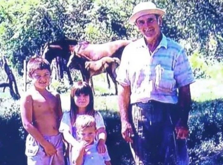 Rubén Mencho Gil, Margarita Gallego y sus cuatro hijos
