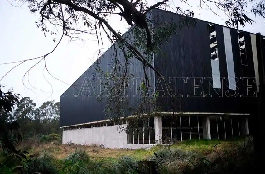 Polideportivos: el oficialismo prevaleció en una discutida reunión en Hacienda