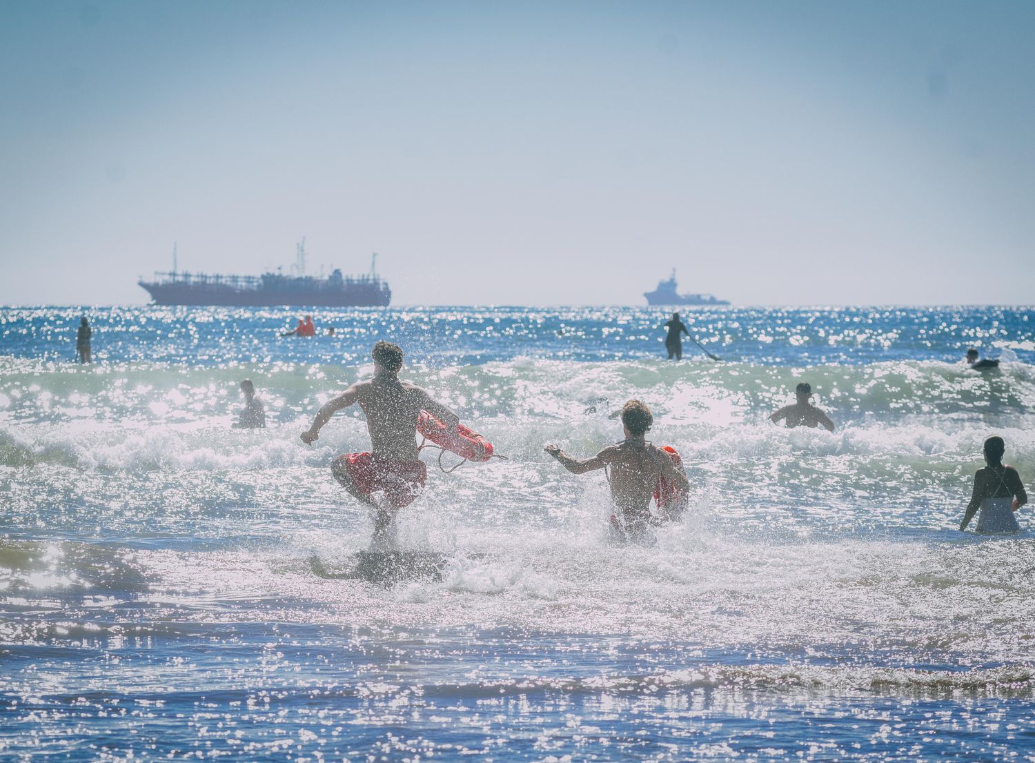 Inician las guardias diarias de guardavidas en las playas más concurridas de la ciudad