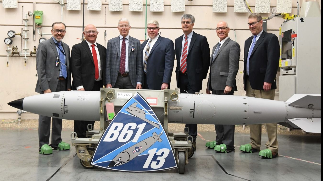 Primera bomba nuclear B61-13 ensamblada. Foto: NNSA