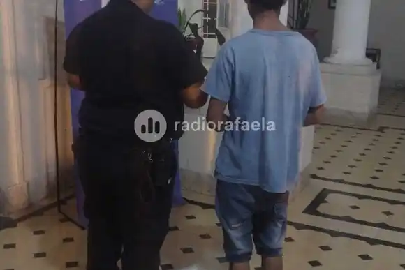 Desconocidos ingresaron a un domicilio y sustrajeron un electrodoméstico: uno de ellos fue aprehendido