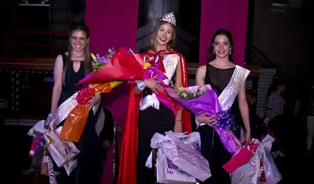 Catalina Bellagamba, del instituto Pío XII, es la Reina de Carrozas  