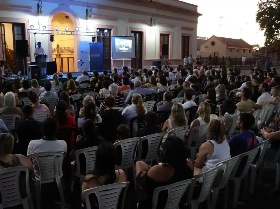 El Centro de Desarrollo entregó los certificados a los estudiantes que concluyeron sus capacitaciones