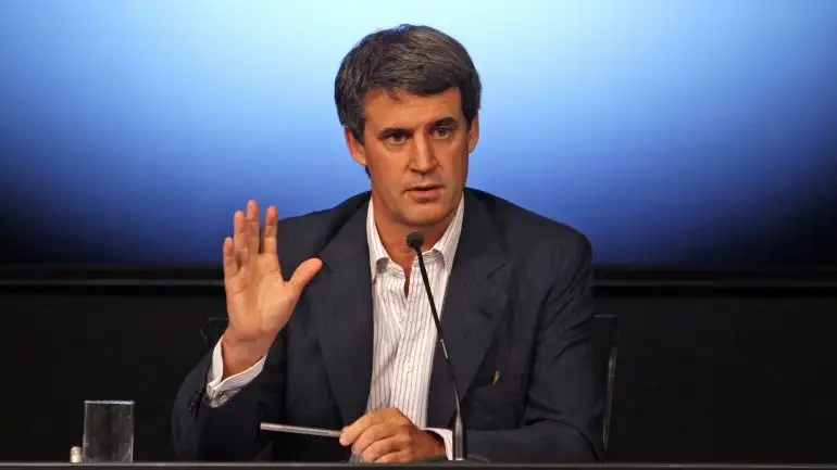 Alfonso Prat Gay afirmó que la deuda con los holdouts es de 9.882 millones de dólares