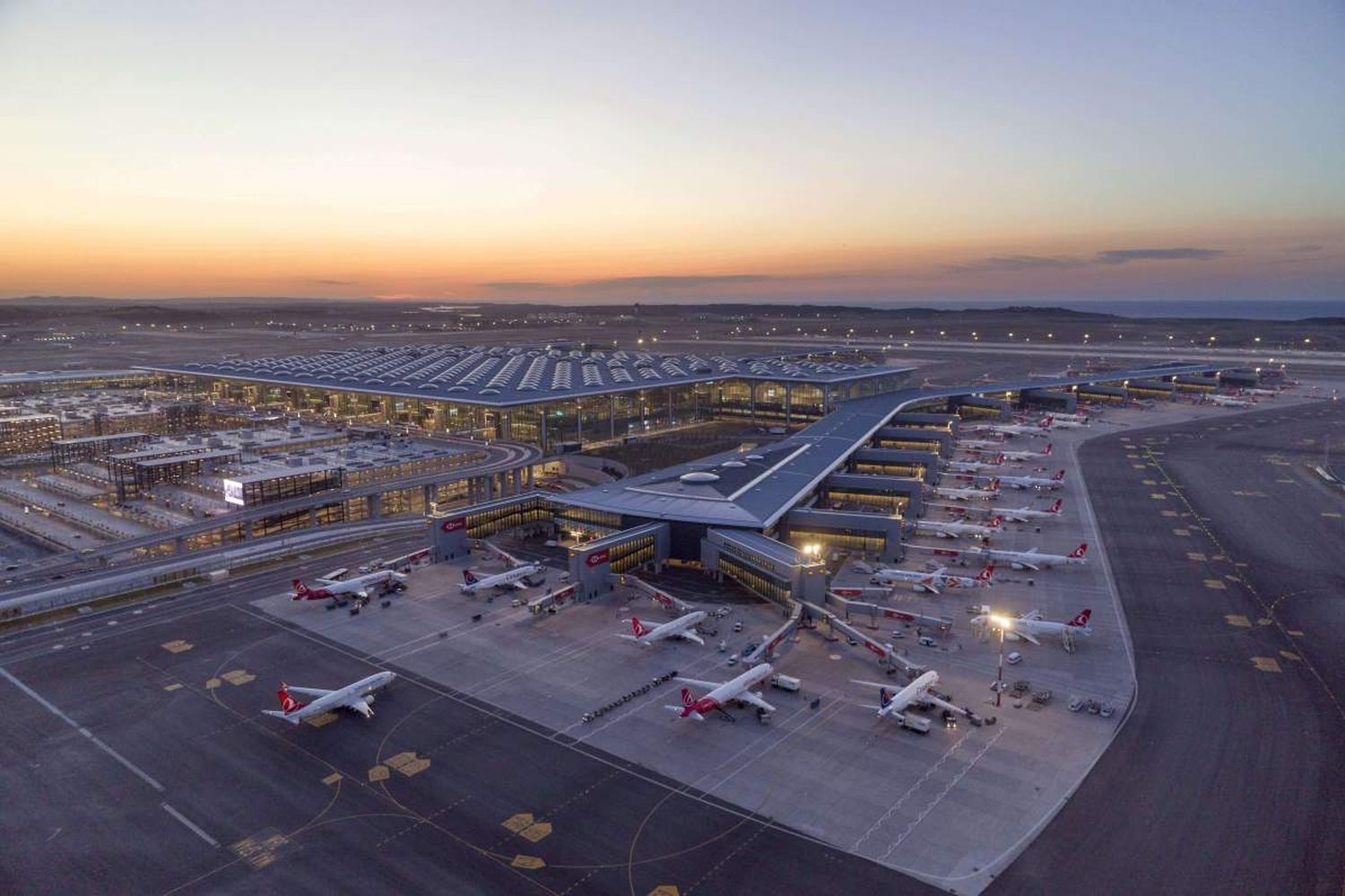 El Aeropuerto Internacional de Estambul inauguró su primera estación de subte