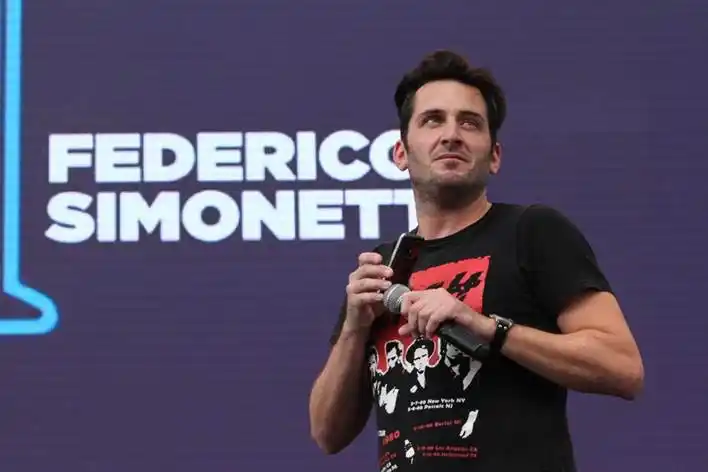 “El stand up es una conversación con el público”