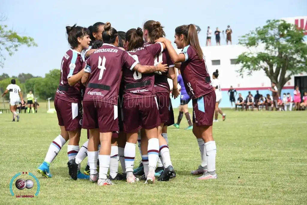 Delgado y Brozzi debutaron en el Transición Femenino