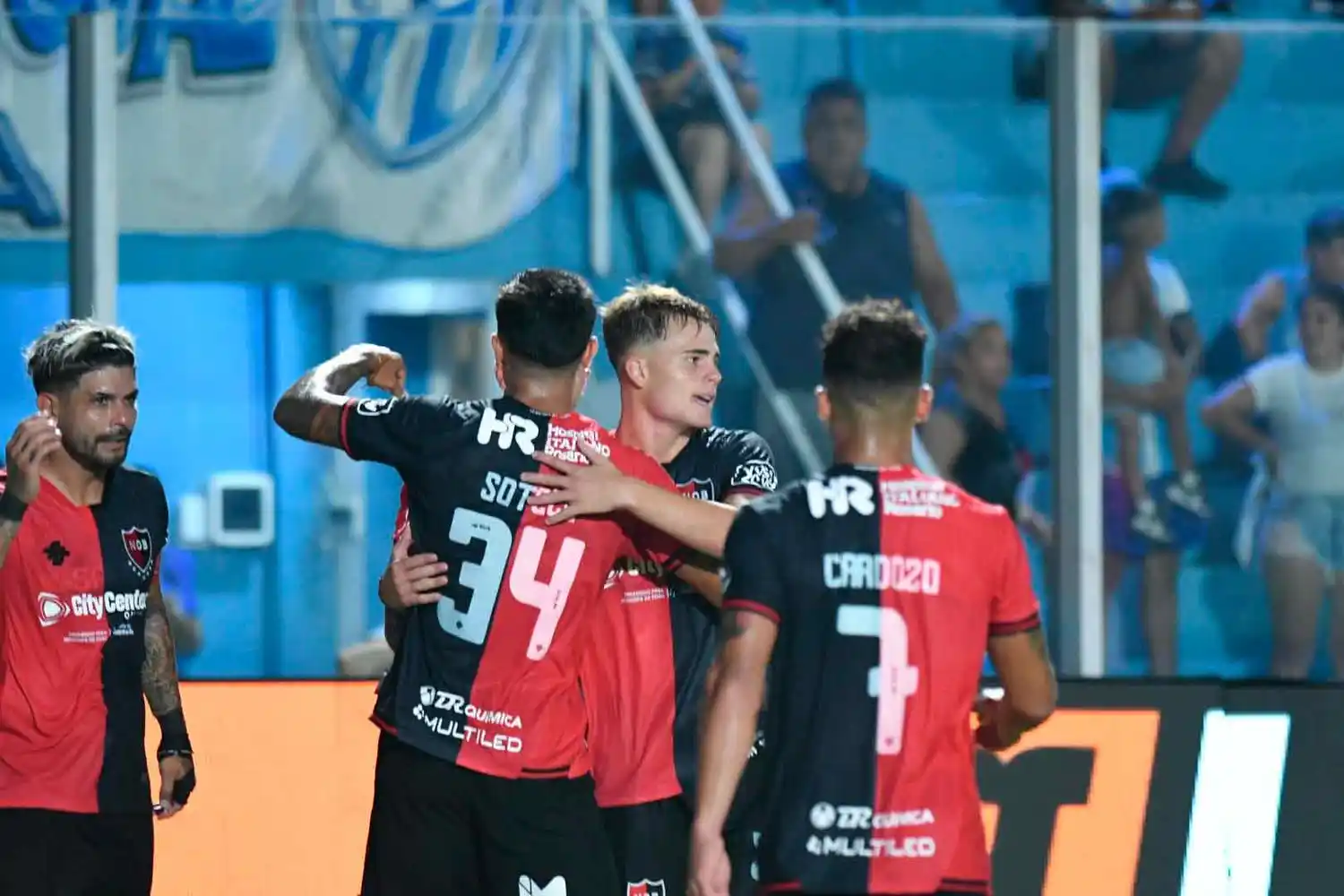 En un encuentro muy entretenido, el Newell's de Fabbiani se hizo fuerte de visitante y venció a Atlético Tucumán