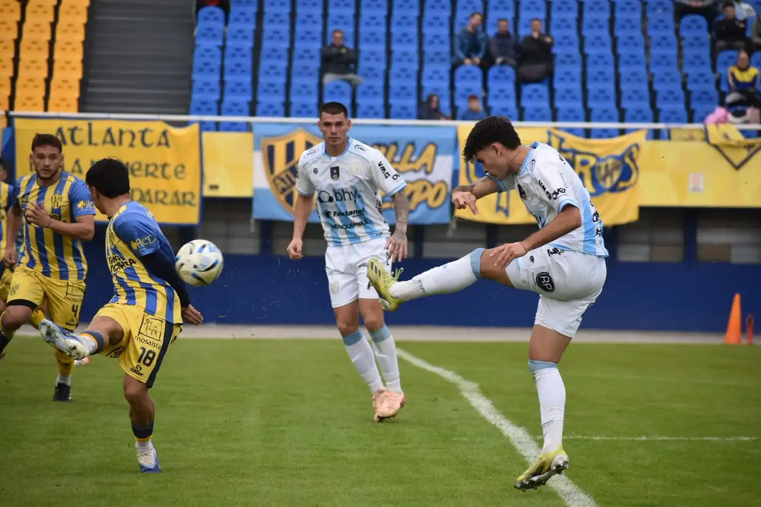 La Crema cayó 2 a 0 ante Atlanta en un complicado partido