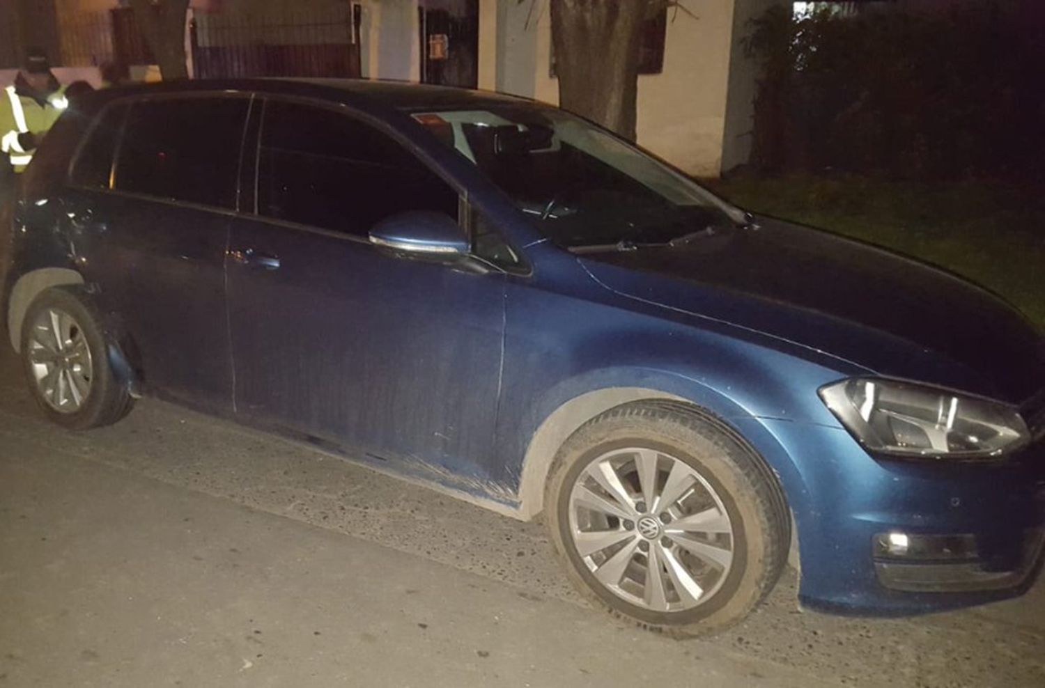 Un conductor ebrio protagonizó un fuerte choque contra una moto