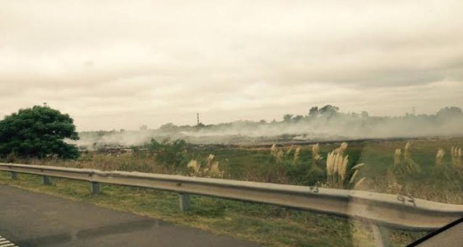 Incendio en el basural de Baradero: Control sobre la ruta 9