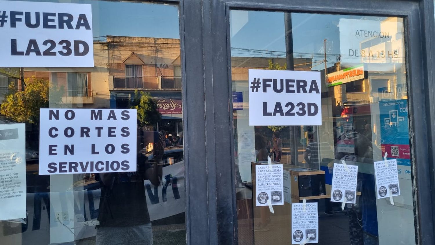 Afiliados volvieron a protestar ante los problemas en la cobertura médica.