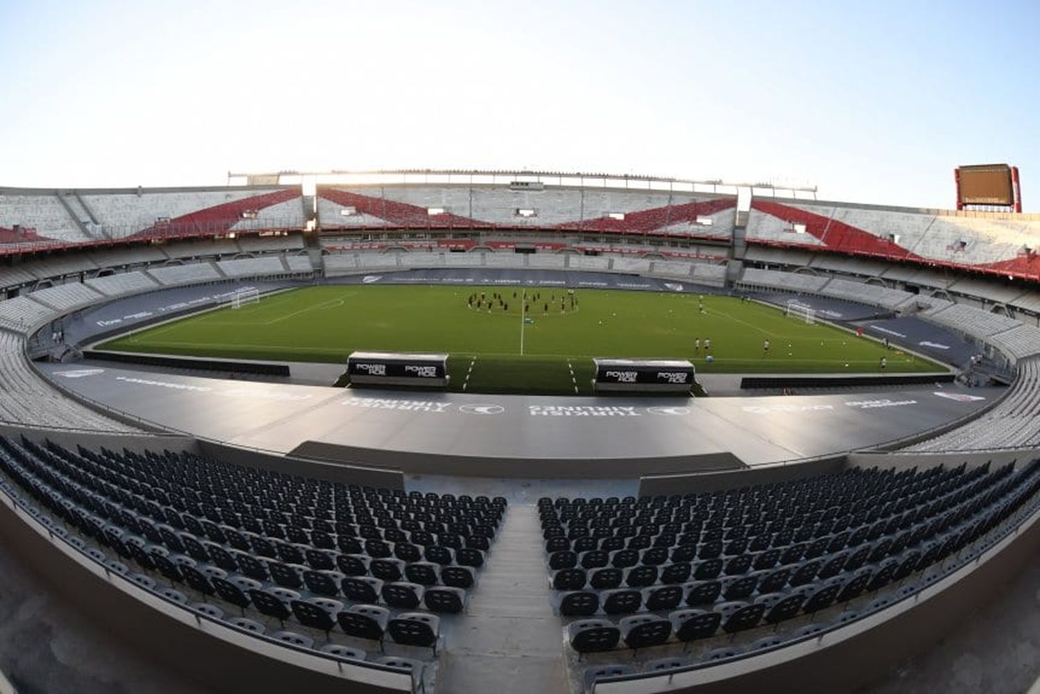 El protocolo que deberán cumplir quienes vayan a ver el partido al Monumental: tapabocas y aplicación CuidAR