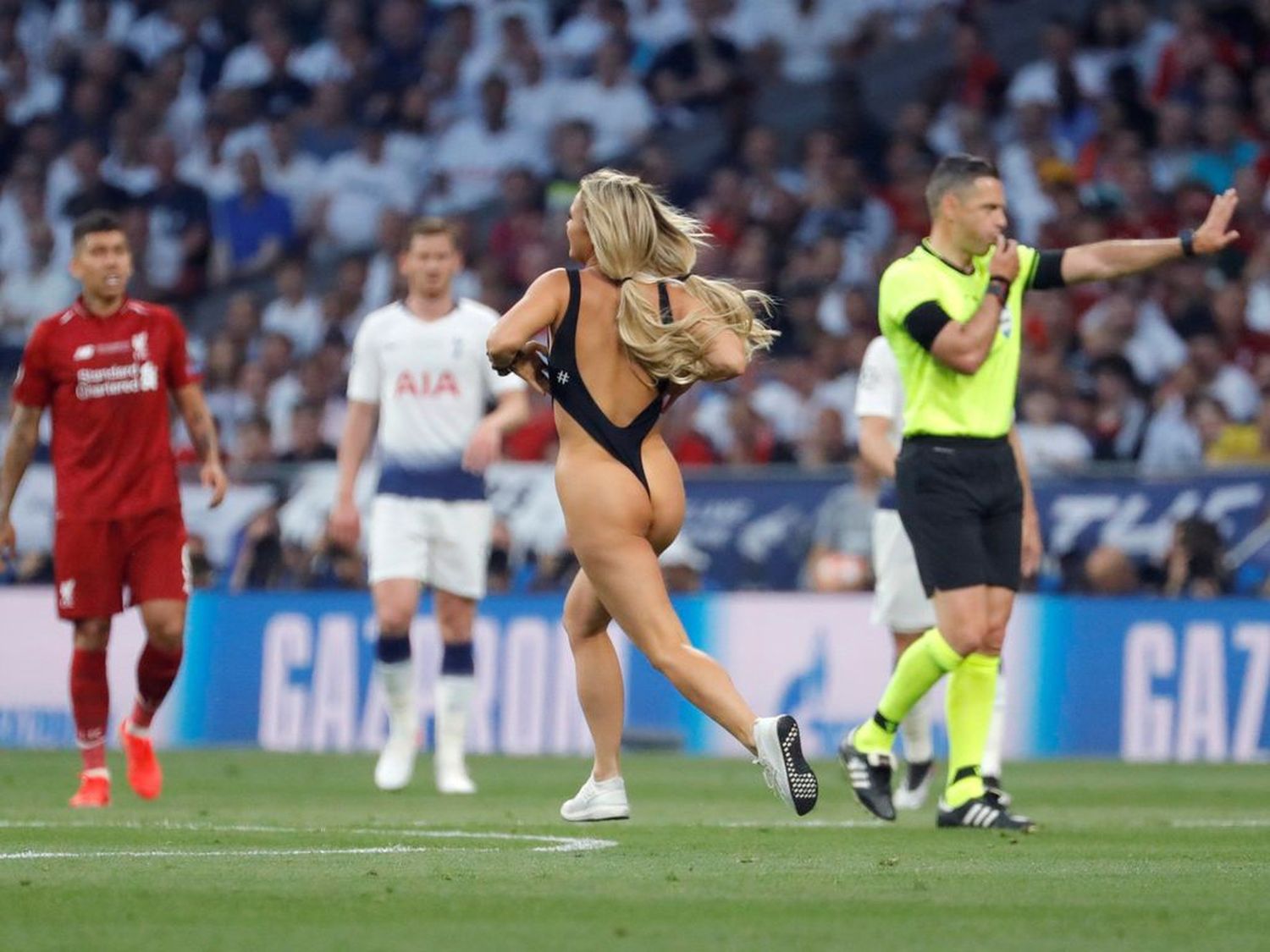 Qué ocurrió con la mujer que irrumpió en la final de la Champions League