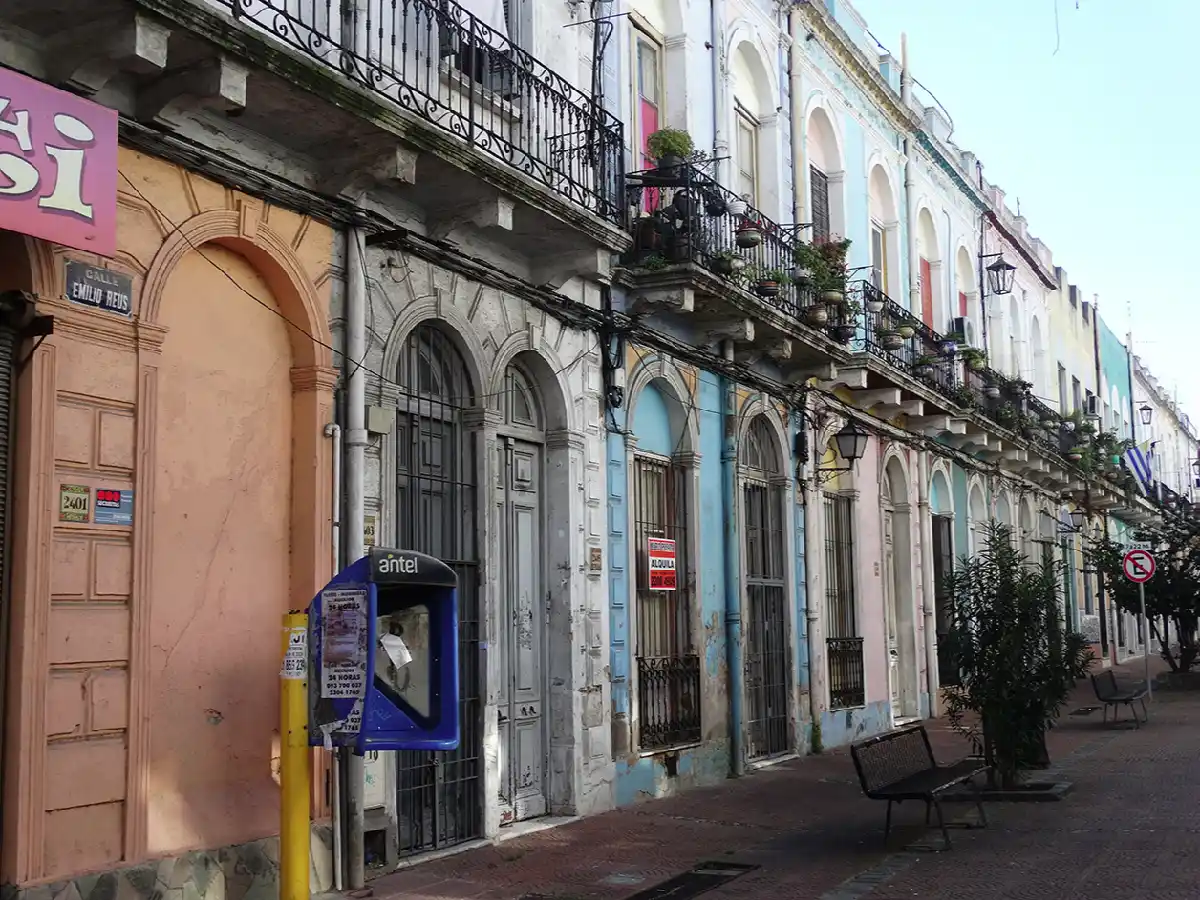Un shopping popular al aire libre 