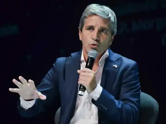 Caputo: “El FMI no pide una devaluación”