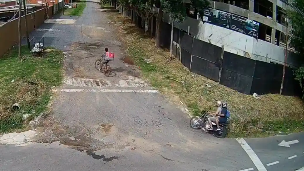 La víctima dio aviso al personal de Tránsito y se inició un operativo cerrojo.