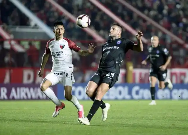 Colón eliminó a Argentinos Juniors en los penales y avanzó a cuartos de la Copa Sudamericana