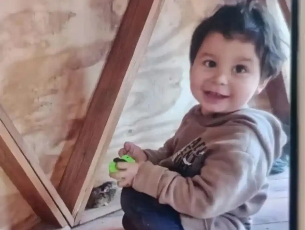 Bautista Book estaba jugando en el Lago Gutiérrez