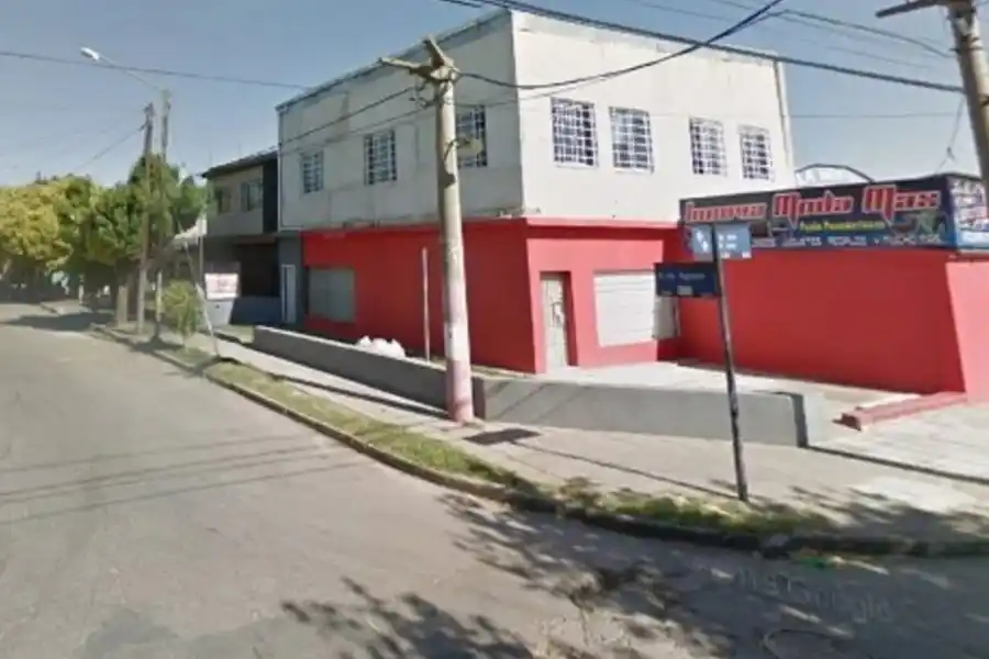Iba a trabajar y encontró una beba recién nacida en la calle