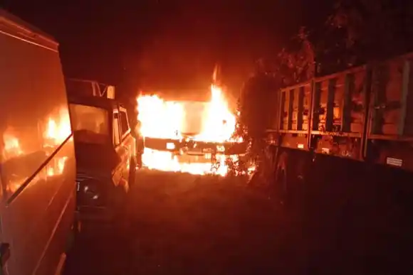 Preocupación durante la madrugada rafaelina: un camión se prendió fuego