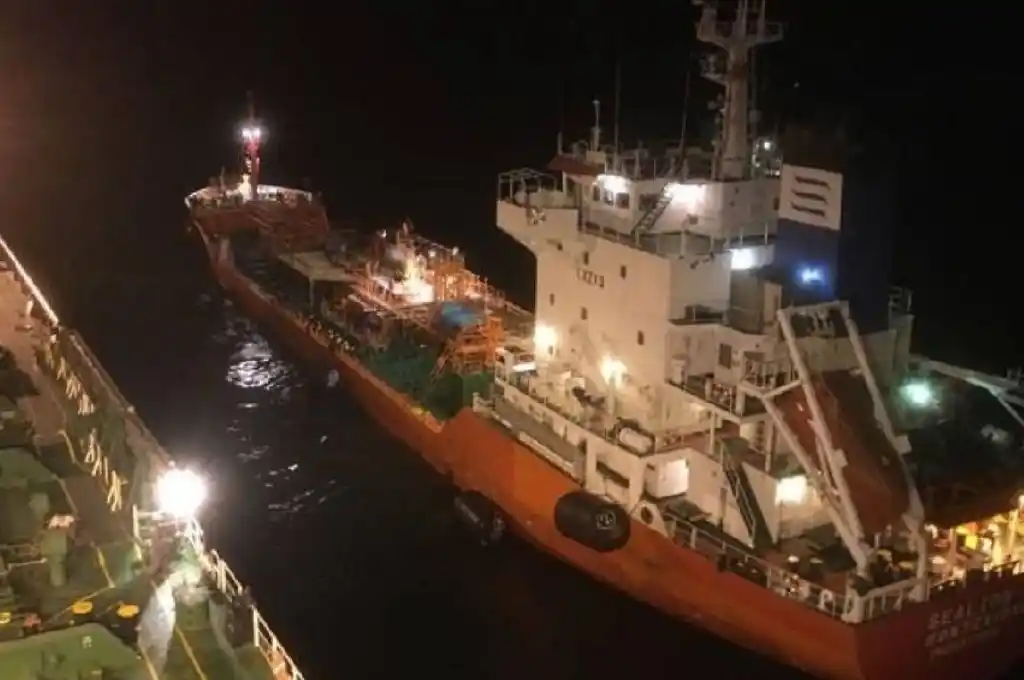 Indignante: puertos uruguayos abastecen a flotas de pesca ilegal en Malvinas