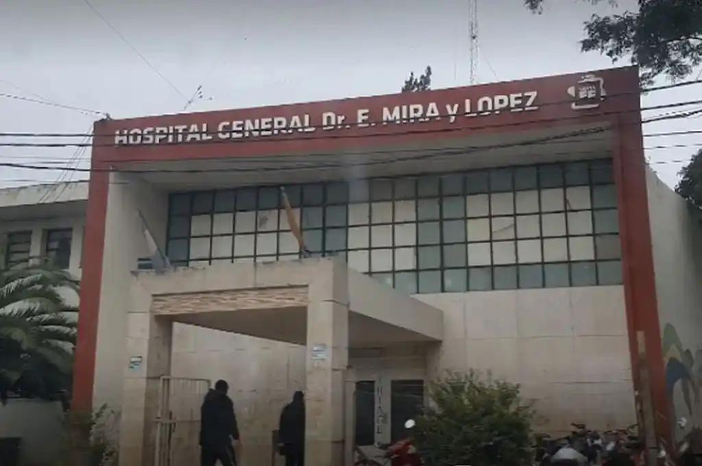 Fue detenido, agredió a dos policía y luego murió en el hospital Mira y López