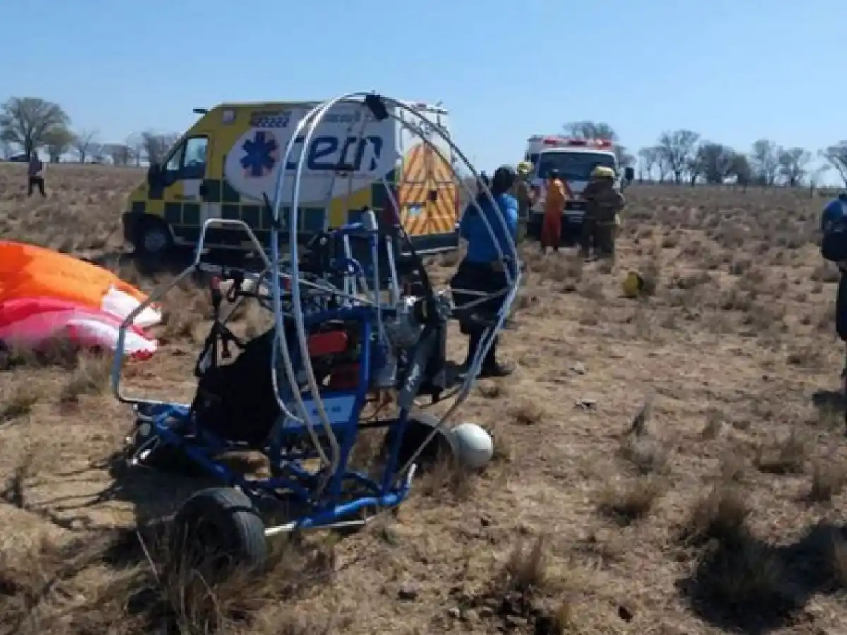 Un hombre permanece en grave estado tras caer desde un parapente a motor en La Cumbre