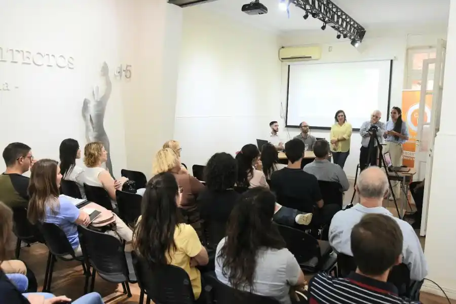 Gran convocatoria en la capacitación de etiquetado de viviendas