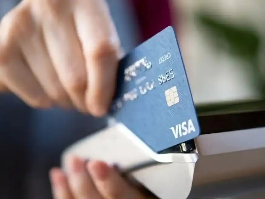 El Senado insiste con su ley para que nadie pueda acceder a una tarjeta ajena.