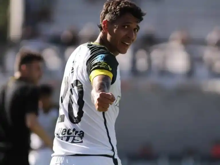 Defensa y Justicia superó a Riestra