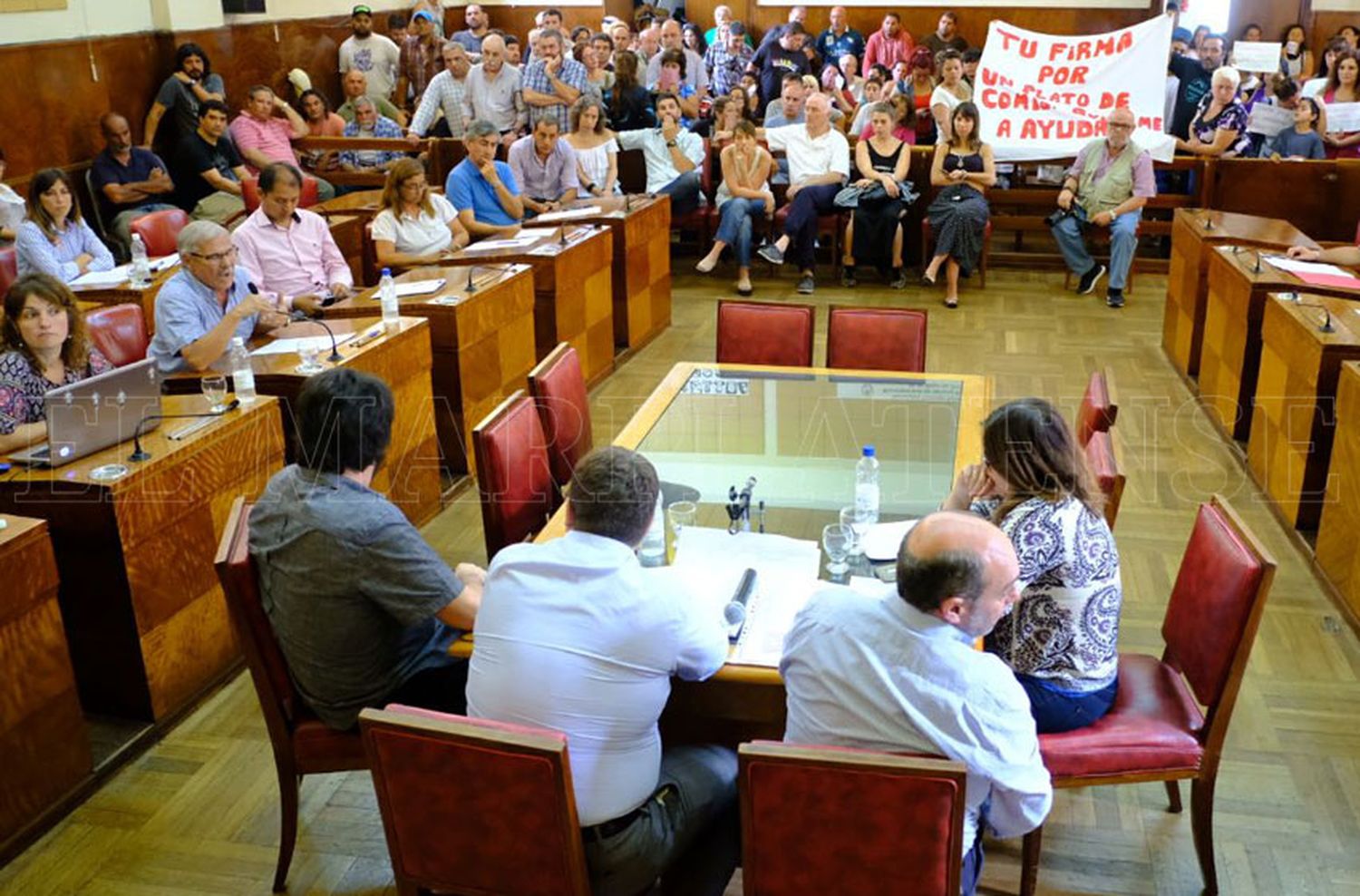 Tensión en la audiencia pública: amenazaron al Secretario de Gobierno