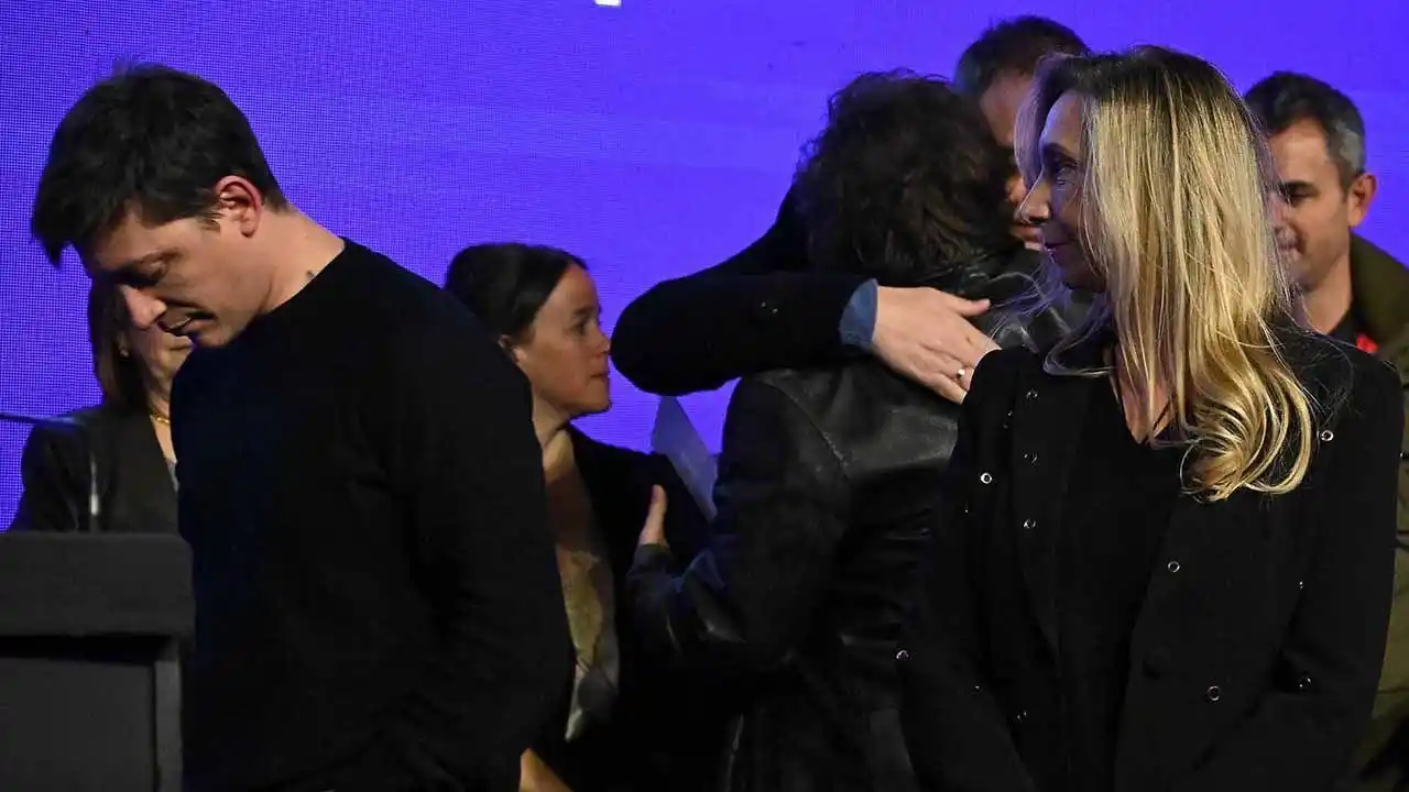 Cambios. Santiago Caputo aceptó la imposición de Karina Milei.