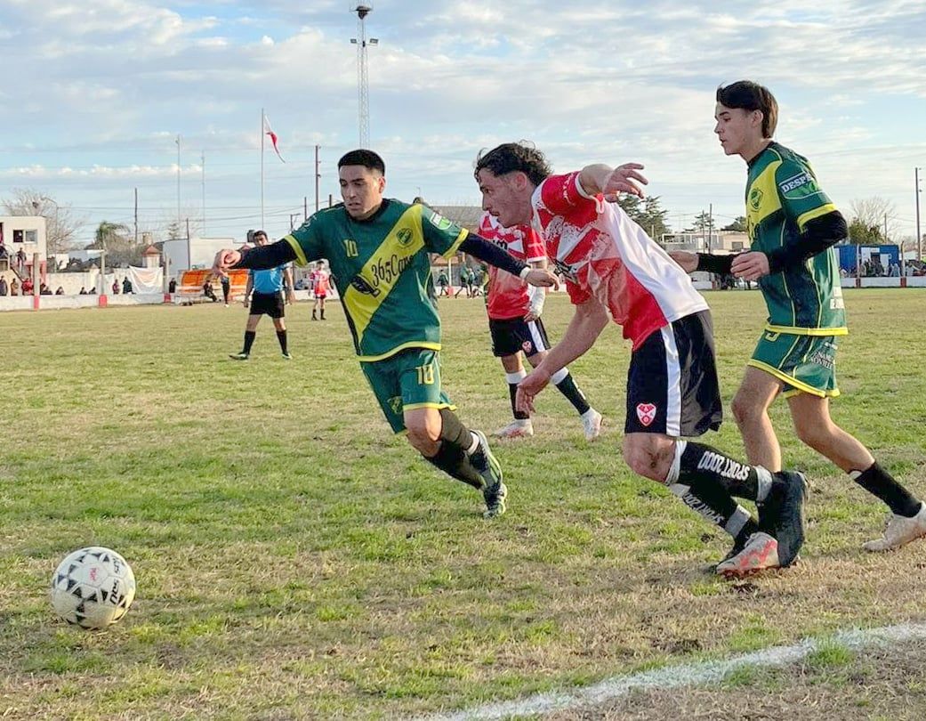 En el estadio "Gerónimo Molina" de General Galarza, ante una importante cantidad de público, empataron en un gol por bando La Academia de General Galarza y Urquiza. Este último alcanzó la punta de la tabla de posiciones al perder Sportiva (con quien la comparte) ante Carbó