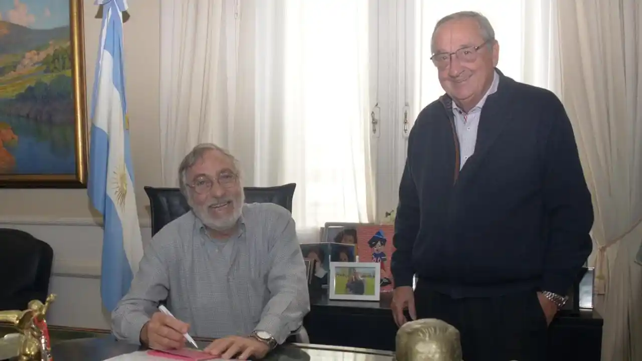 Brandoni junto al intendente Lunghi, en una de sus visitas a la ciudad.