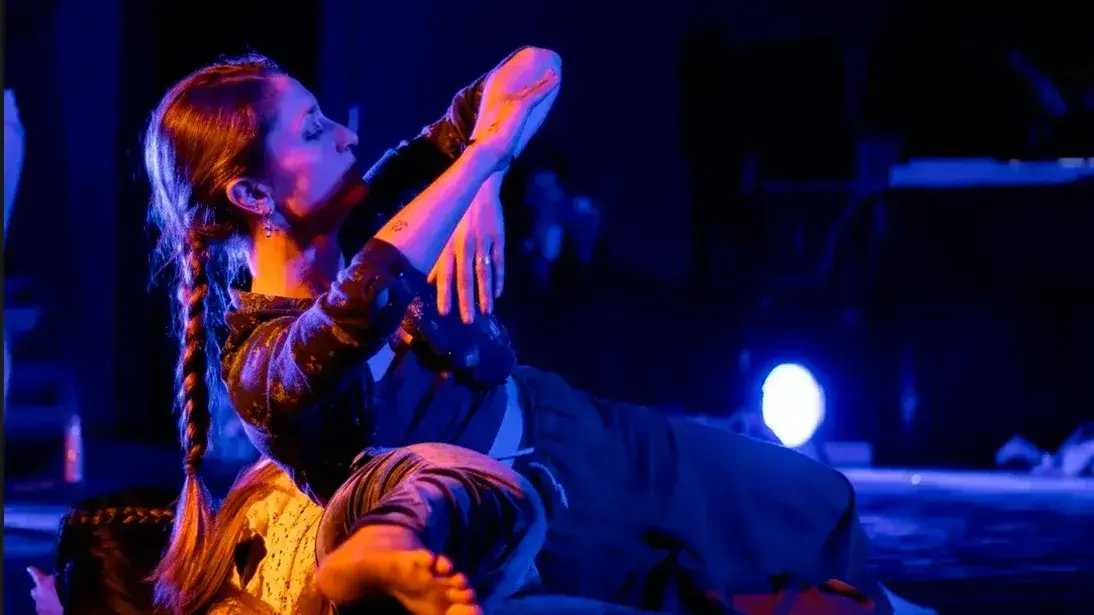 La propuesta impulsa el aprendizaje de la danza desde una perspectiva orgánica del cuerpo. FOTO Mariana Mosto.