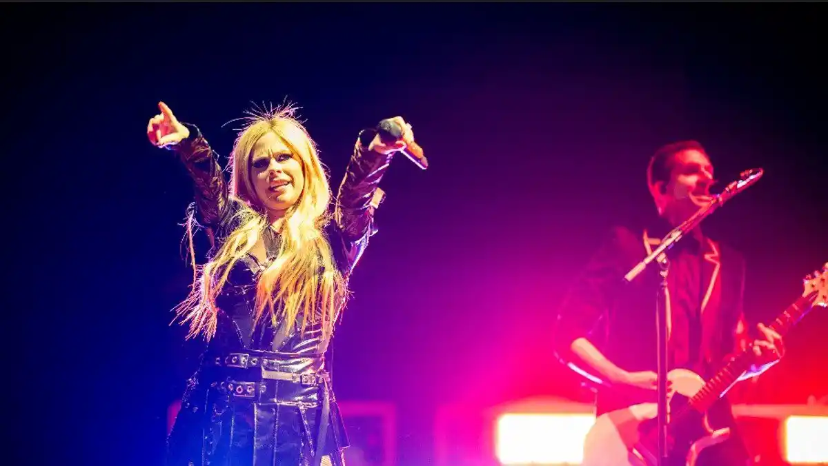 Avril Lavigne no esconde su amor por el ex de una Kardashian