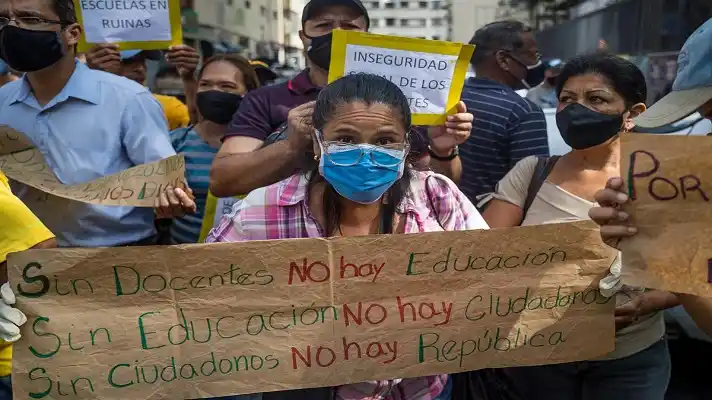 MAESTROS MUEREN DE MENGUA por culpa de Nicolás Maduro y Aristóbulo Istúriz