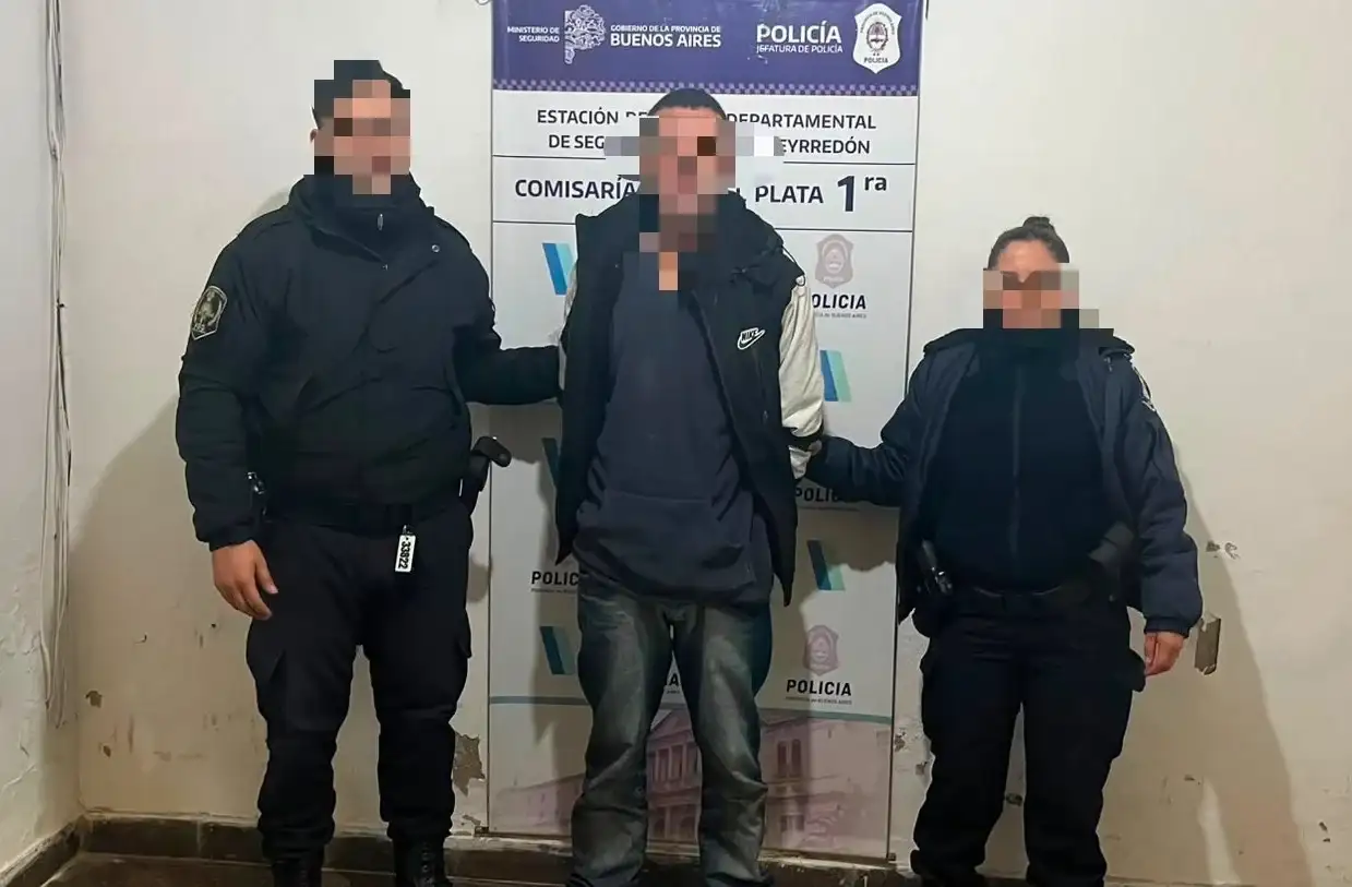 La víctima logró retenerlo cuando intentaba escapar en bicicleta, hasta la llegada de los efectivos policiales.