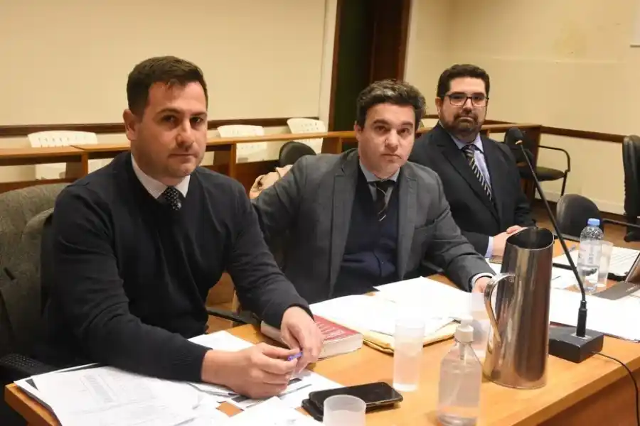 El fiscal de San Javier Francisco Cecchini, acompañado por su colega Guillermo Persello, habrían solicitado condena a 25 años de prisión