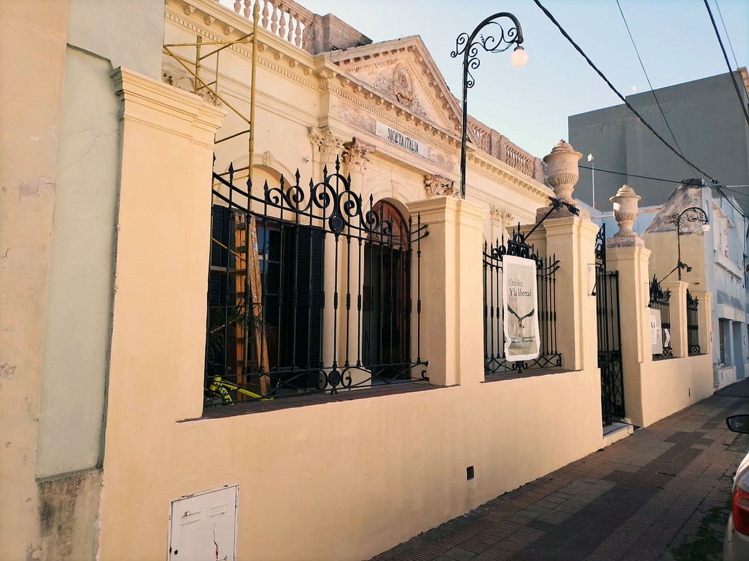 Pintar el frente del edificio era un anhelo, especialmente, de directivos y socios.