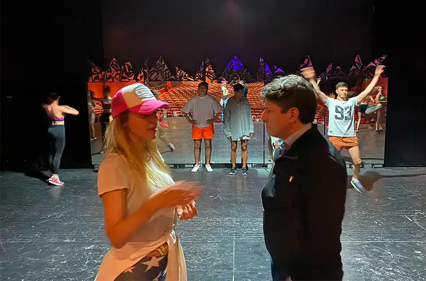 Más confirmaciones: Sergio Gonal hará revista con Lorena Liggi en el Corrientes