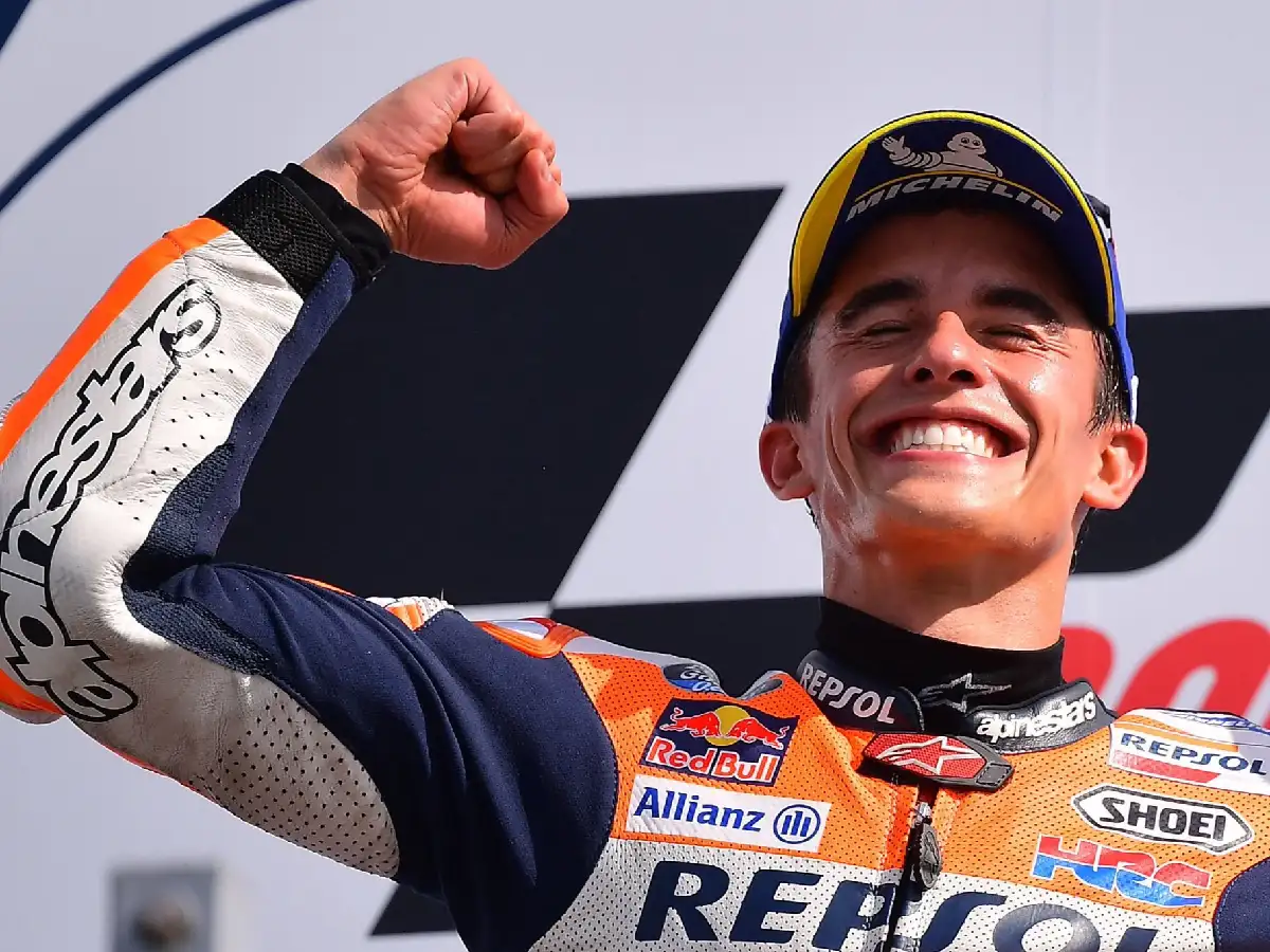 El campeón Márquez se impuso en Valencia